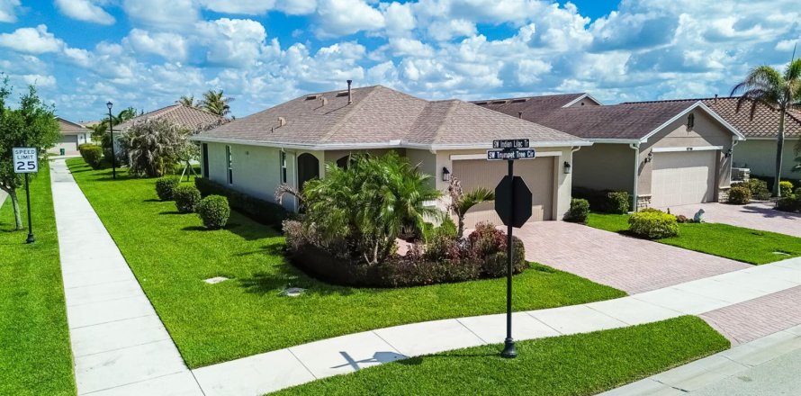 Casa en Port St. Lucie, Florida 2 dormitorios, 111.95 m2 № 2078313