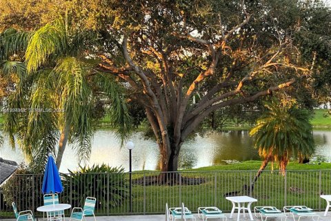 Copropriété à louer à Coral Springs, Floride: 2 chambres, 78.04 m2 № 1993122 - photo 23
