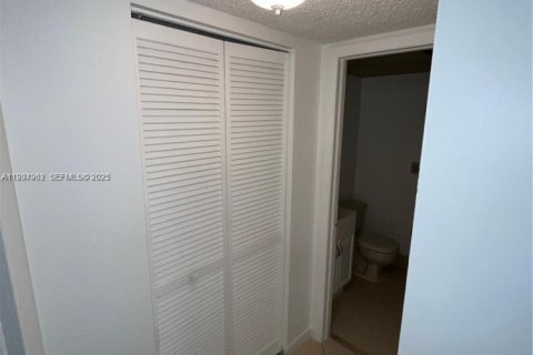 Copropriété à louer à Coral Springs, Floride: 2 chambres, 78.04 m2 № 1993122 - photo 18