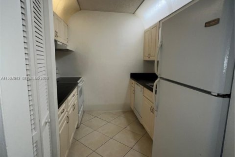 Copropriété à louer à Coral Springs, Floride: 2 chambres, 78.04 m2 № 1993122 - photo 7