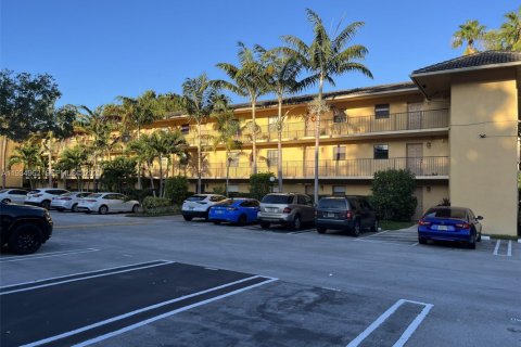 Copropriété à louer à Coral Springs, Floride: 2 chambres, 78.04 m2 № 1993122 - photo 4
