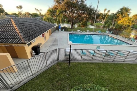 Copropriété à louer à Coral Springs, Floride: 2 chambres, 78.04 m2 № 1993122 - photo 22