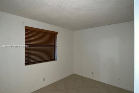 Copropriété à louer à Coral Springs, Floride: 2 chambres, 78.04 m2 № 1993122 - photo 15