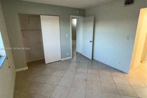 Copropriété à louer à Coral Springs, Floride: 2 chambres, 78.04 m2 № 1993122 - photo 11