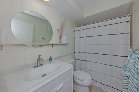 Copropriété à vendre à Sarasota, Floride: 2 chambres, 99.68 m2 № 2408045 - photo 22