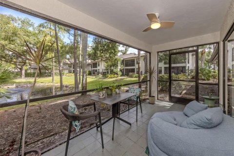 Copropriété à vendre à Sarasota, Floride: 2 chambres, 99.68 m2 № 2408045 - photo 23
