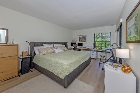 Copropriété à vendre à Sarasota, Floride: 2 chambres, 99.68 m2 № 2408045 - photo 18