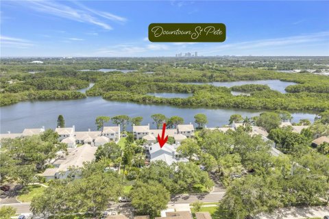 Adosado en venta en Saint Petersburg, Florida, 3 dormitorios, 166.85 m2 № 2200129 - foto 27