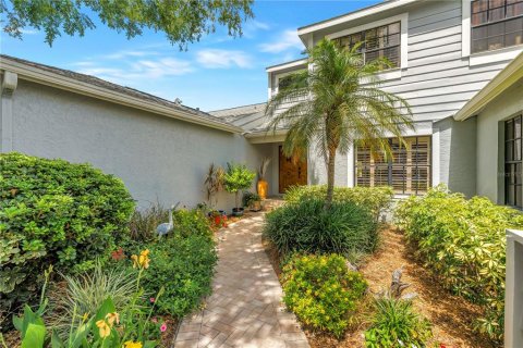 Townhouse in Saint Petersburg, Florida 3 bedrooms, 166.85 sq.m. № 2200129