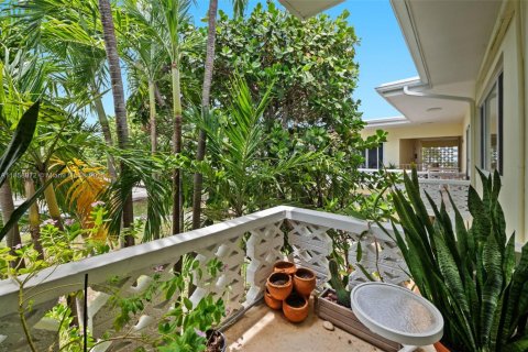 Copropriété à vendre à Bay Harbor Islands, Floride: 1 chambre, 65.03 m2 № 1961466 - photo 19