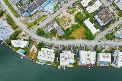 Copropriété à vendre à Bay Harbor Islands, Floride: 1 chambre, 65.03 m2 № 1961466 - photo 26