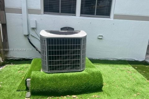 Купить таунхаус в Дорал, Флорида 3 спальни, 140.38м2, № 2020230 - фото 14