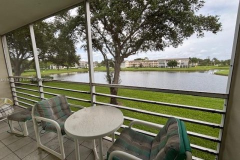 Copropriété à vendre à Boca Raton, Floride: 2 chambres, 78.04 m2 № 1965267 - photo 1
