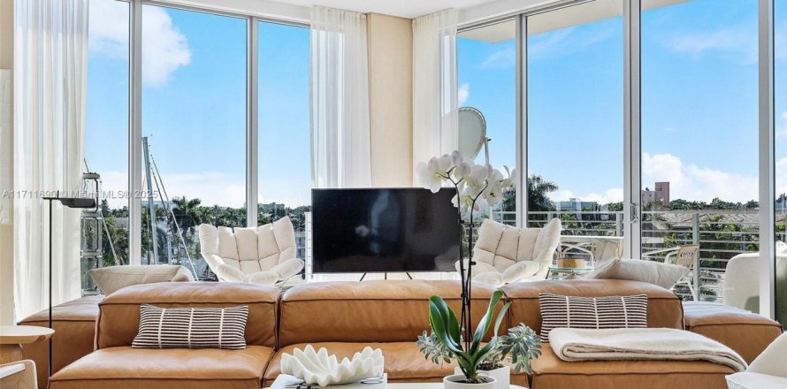Condo in Fort Lauderdale, Florida, 4 bedrooms № 1935156
