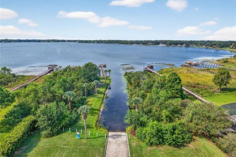 House in Eustis, Florida 3 bedrooms, 251.21 sq.m. № 1899527 - photo 7