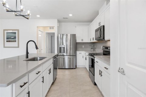 House in Clermont, Florida 5 bedrooms, 242.94 sq.m. № 1828060 - photo 9