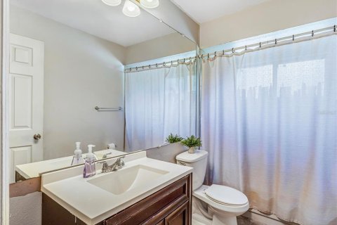 House in Lutz, Florida 3 bedrooms, 130.81 sq.m. № 1737120 - photo 13