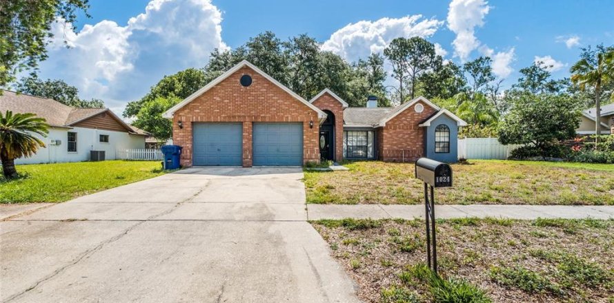 House in Lutz, Florida 3 bedrooms, 130.81 sq.m. № 1737120