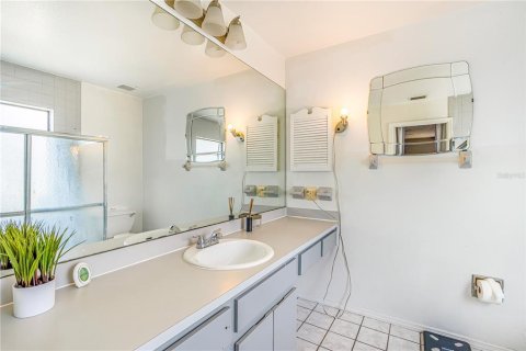 House in Lutz, Florida 3 bedrooms, 130.81 sq.m. № 1737120 - photo 14