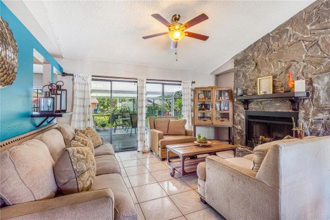 House in Lutz, Florida 3 bedrooms, 130.81 sq.m. № 1737120 - photo 3