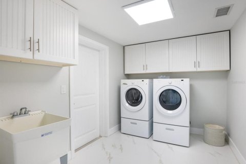 Купить виллу или дом в Сарасота, Флорида 9 комнат, 170.38м2, № 1900550 - фото 24