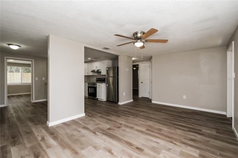 Adosado en alquiler en Orlando, Florida, 3 dormitorios, 184.41 m2 № 1899137 - foto 2