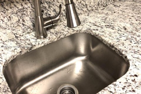 Condominio en alquiler en Plantation, Florida, 1 dormitorio, 68.19 m2 № 2042169 - foto 5