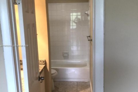 Condominio en alquiler en Plantation, Florida, 1 dormitorio, 68.19 m2 № 2042169 - foto 12