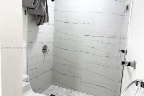 Condominio en alquiler en Plantation, Florida, 1 dormitorio, 68.19 m2 № 2042169 - foto 17