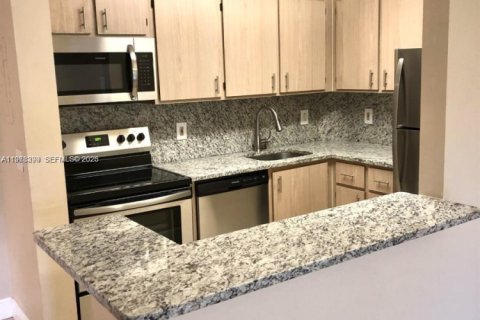 Condominio en alquiler en Plantation, Florida, 1 dormitorio, 68.19 m2 № 2042169 - foto 3