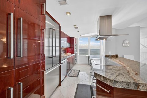 Condo in Fort Lauderdale, Florida, 3 bedrooms № 2082297 - photo 13