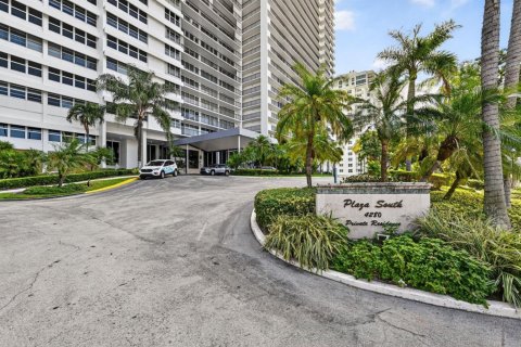 Condo in Fort Lauderdale, Florida, 3 bedrooms  № 2082297