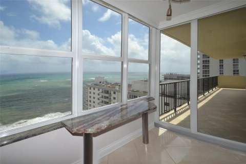 Condo in Fort Lauderdale, Florida, 3 bedrooms № 2082297 - photo 11