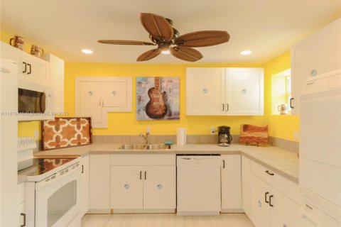 Casa en venta en Tavernier, Florida, 3 dormitorios, 219.62 m2 № 1921668 - foto 5