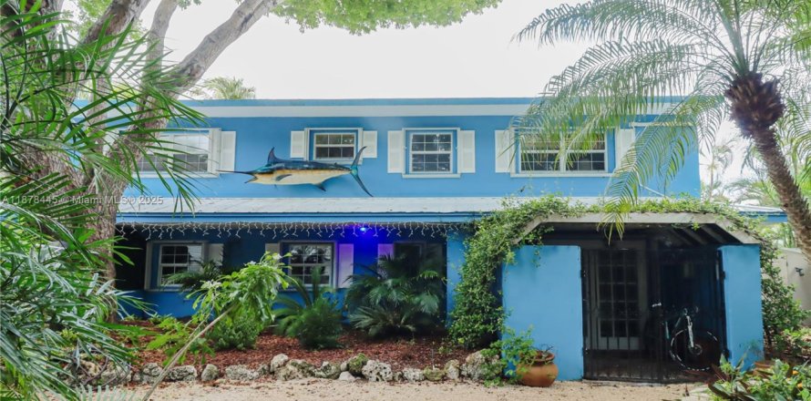 Casa en Tavernier, Florida 3 dormitorios, 219.62 m2 № 1921668