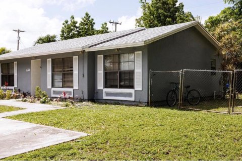 House in Delray Beach, Florida 3 bedrooms, 101.45 sq.m. № 2245725 - photo 7