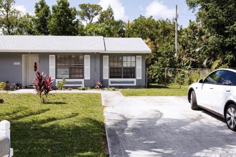 House in Delray Beach, Florida 3 bedrooms, 101.45 sq.m. № 2245725 - photo 2