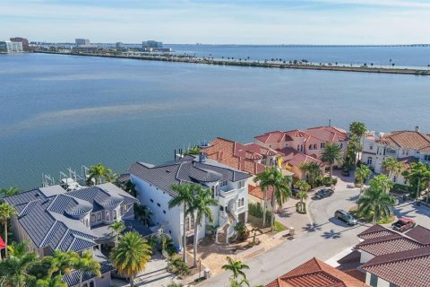 Villa ou maison à vendre à Tampa, Floride: 5 chambres, 586.21 m2 № 2101535 - photo 6
