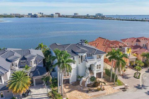 Villa ou maison à vendre à Tampa, Floride: 5 chambres, 586.21 m2 № 2101535 - photo 4