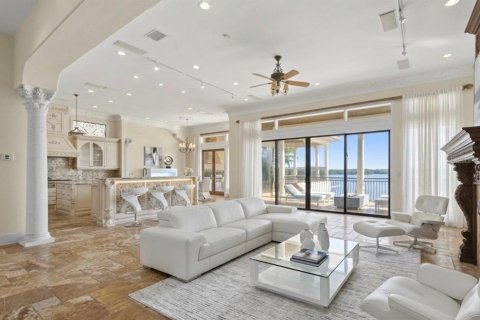 Villa ou maison à vendre à Tampa, Floride: 5 chambres, 586.21 m2 № 2101535 - photo 17