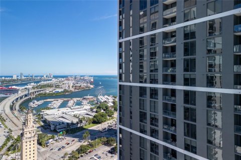 Condominio en alquiler en Miami, Florida, 1 dormitorio, 68.75 m2 № 1861549 - foto 30