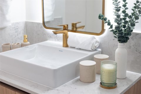 Condominio en alquiler en Miami, Florida, 1 dormitorio, 68.75 m2 № 1861549 - foto 18