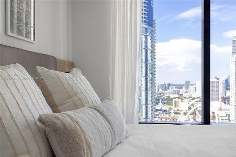 Condominio en alquiler en Miami, Florida, 1 dormitorio, 68.75 m2 № 1861549 - foto 14