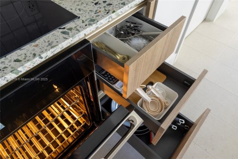 Condominio en alquiler en Miami, Florida, 1 dormitorio, 68.75 m2 № 1861549 - foto 23