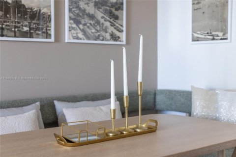 Condominio en alquiler en Miami, Florida, 1 dormitorio, 68.75 m2 № 1861549 - foto 8