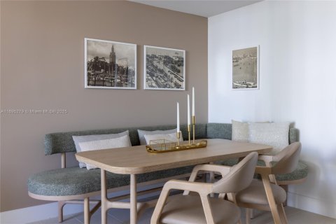 Condominio en alquiler en Miami, Florida, 1 dormitorio, 68.75 m2 № 1861549 - foto 7