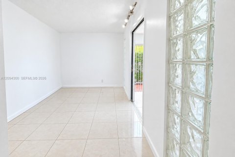 Appartement à louer à Miami, Floride: 47.1 m2 № 2382247 - photo 4