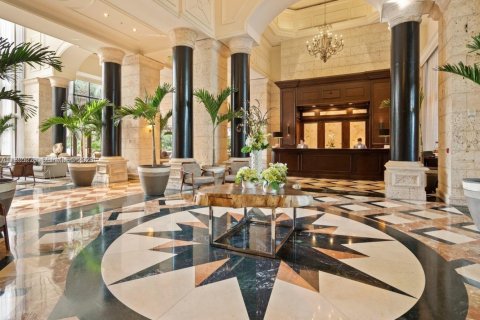 Condo in Miami, Florida, 3 bedrooms  № 2052934