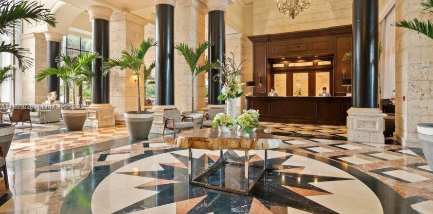 Condo in Miami, Florida, 3 bedrooms  № 2052934