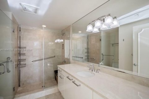 Condo in Miami, Florida, 3 bedrooms  № 2052934 - photo 18